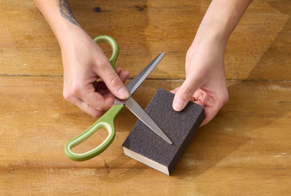 راهنمای کامل نگهداری و تیز کردن قیچی برای افزایش عمر مفید